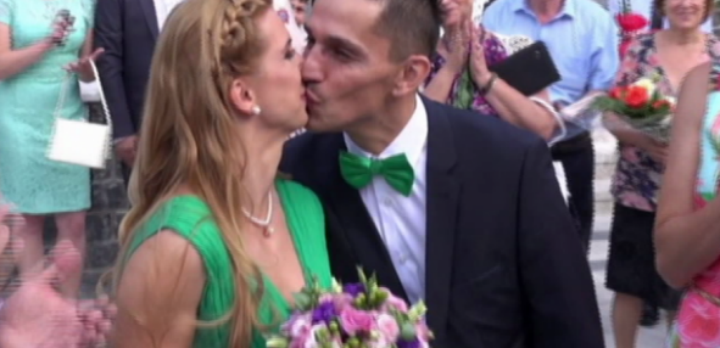 alina-dumitru-a-intarziat-la-propria-nunta-bute-invitat-de-onoare-halep-si-ilie-nastase-au-trimis-cadouri_size18