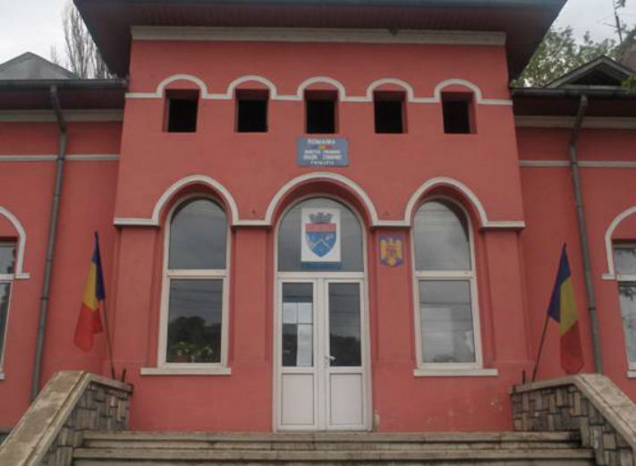 primaria comarnic