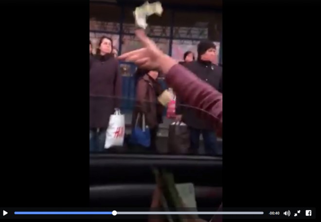 Benii Cash arunca dolari prin Ploiesti
