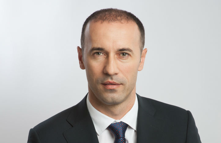 senator Iulian Dumitrescu