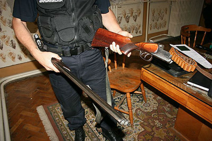 perchezitii-arme-braconieri