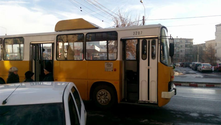 traseu 44 autobuz stricat