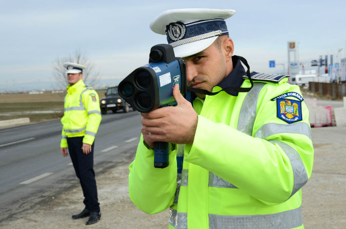 FOTO PISTOL RADAR TRUCAM