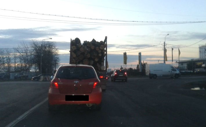 camion lemne Prahova1
