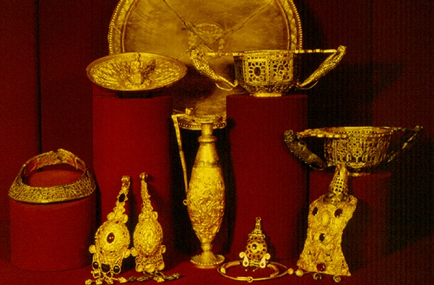 Closca-cu-puii-de-Aur-Pietroasele-Tezaurul-Romaniei-de-la-Moscova