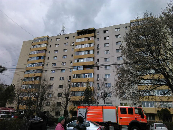 incendiu intr-un bloc din Ploiesti 1