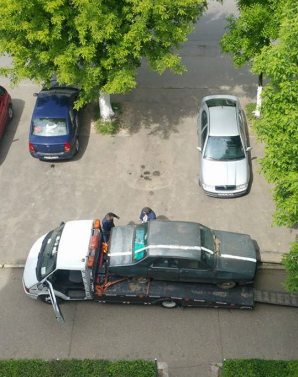 masina cu dunga Ploiesti ridicata 1