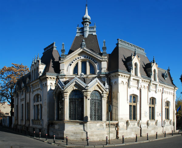 Romania_Prahova_Ploiesti_clock_museum_1