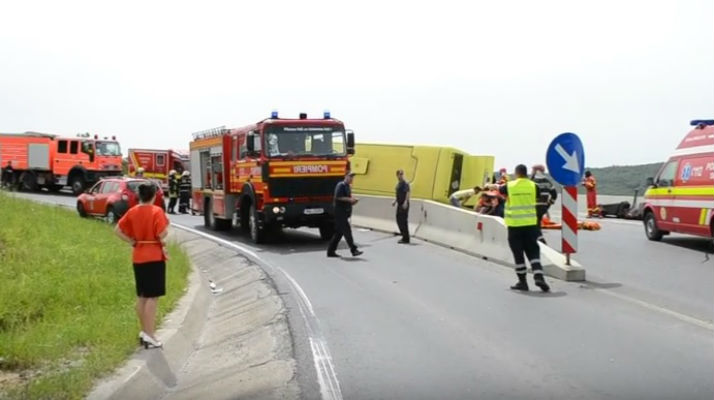 accident autocar Brasov Persani 4 morti foto
