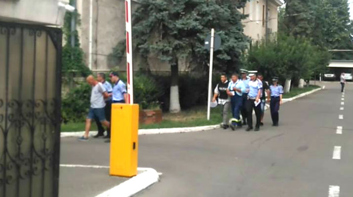 Suspecti furt contoare gaze IPJ Prahova