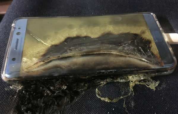 explosive-start-for-samsung-galaxy-note-7-more-phones-catch-fire-while-charging-507793-4