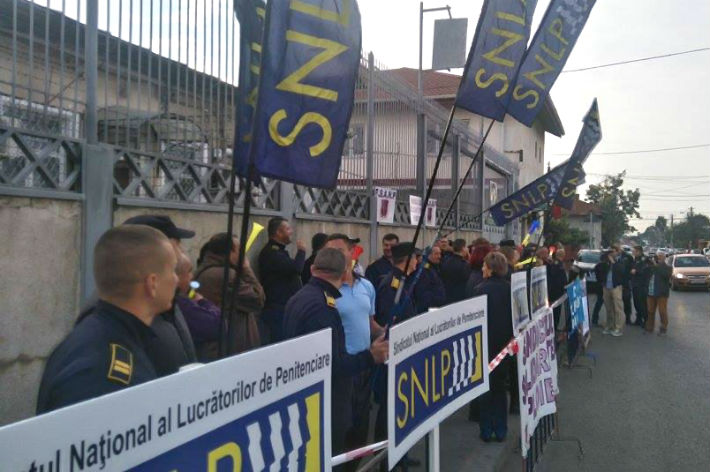 protest la Penitenciarul Ploiesti 1