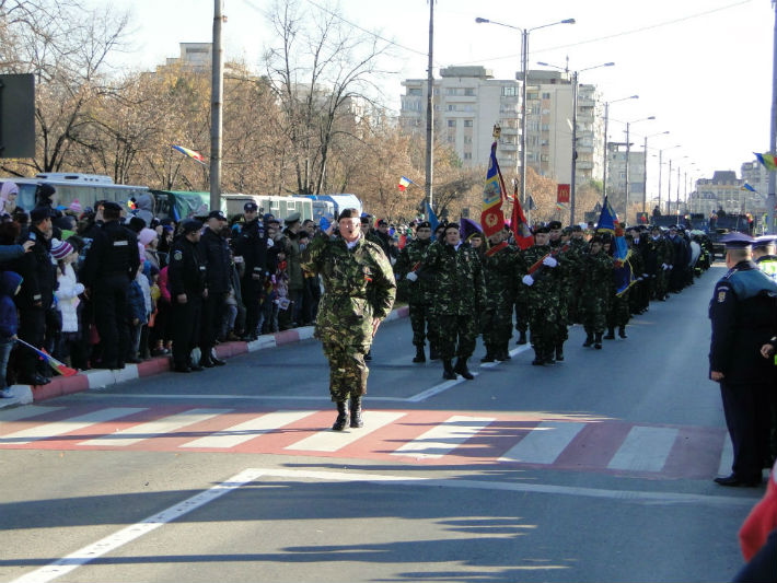 Ploiesti-defiliare-ziua-nationala-a-Romaniei-1-decembrie