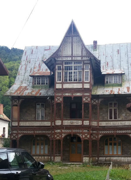 Sinaia imobil neglijat 1